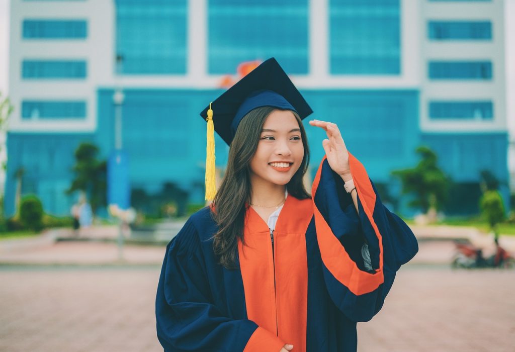 How I plan graduation with Ai to save time, reduce stress, and keep everything personal—perfect for busy moms new to using these tools.